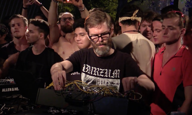 Photo of set Surgeon.