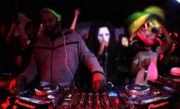 Spyro (w Lady Chann, Killa P, Teddy Bruckshot)