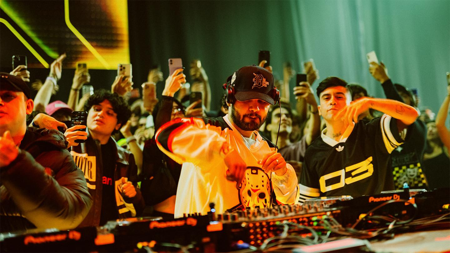 Photo of set 3ballMTY.