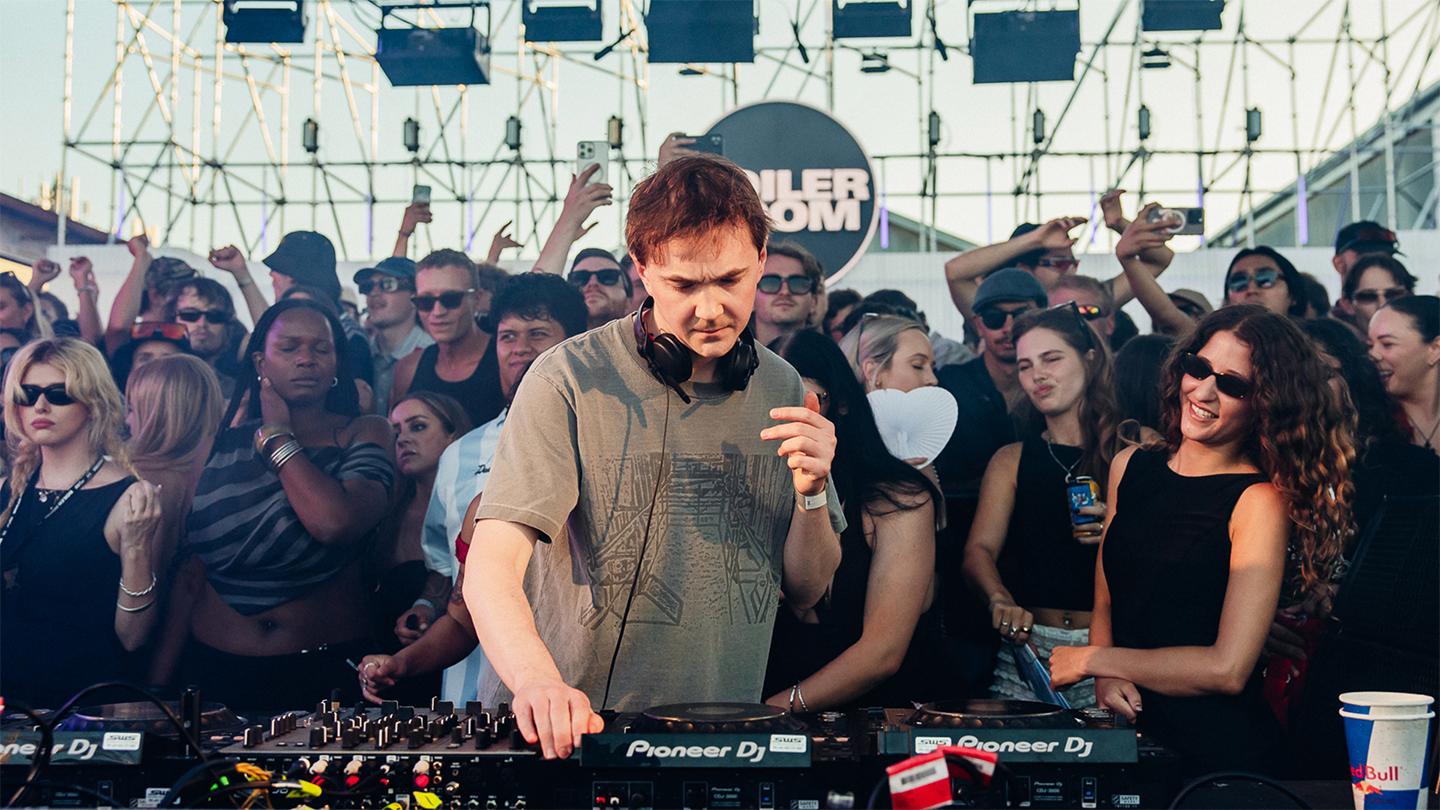 Photo of set Ben UFO.