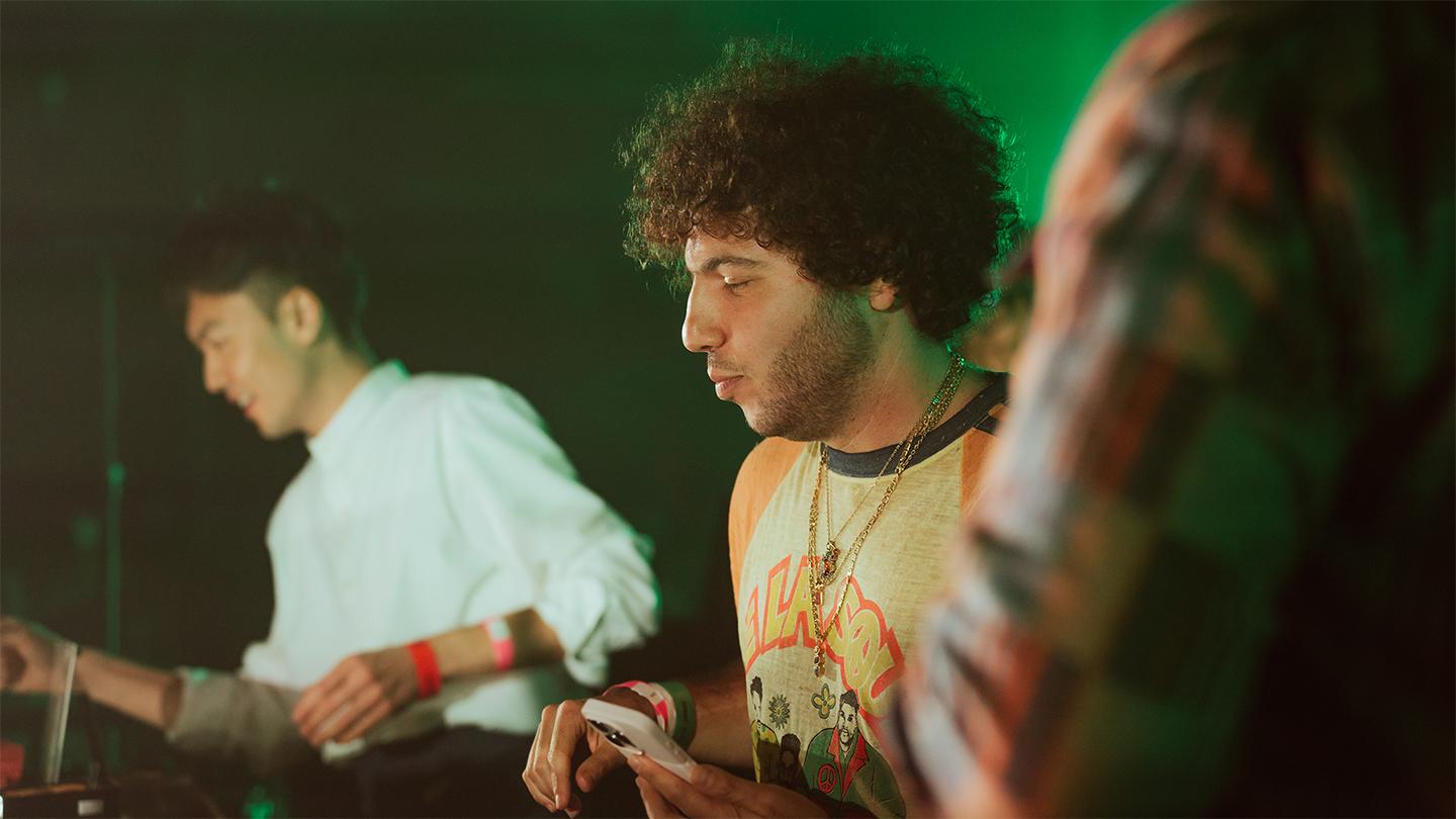 Photo of set Benny Blanco.
