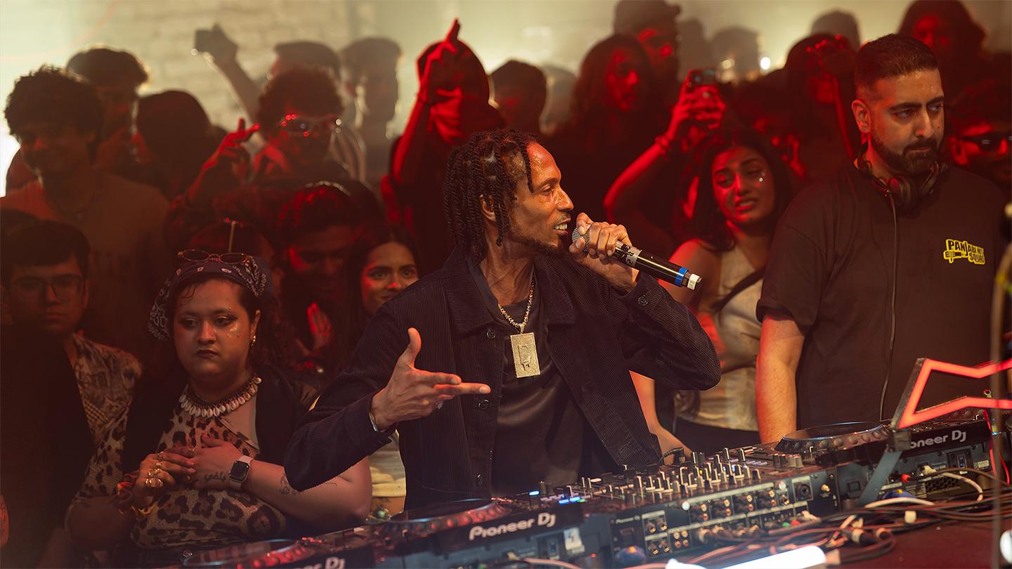 Photo of set D Double E.