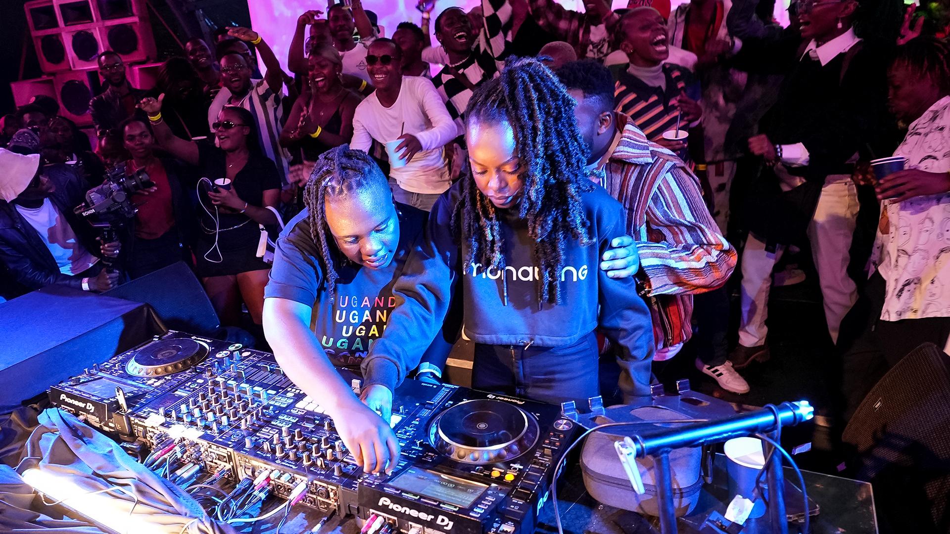 Photo of set Monateng Music.