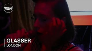 Photo of set Glasser.