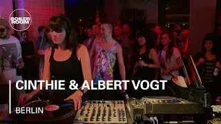 Photo of set Cinthie & Albert Vogt.
