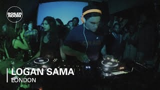 Photo of set Logan Sama.
