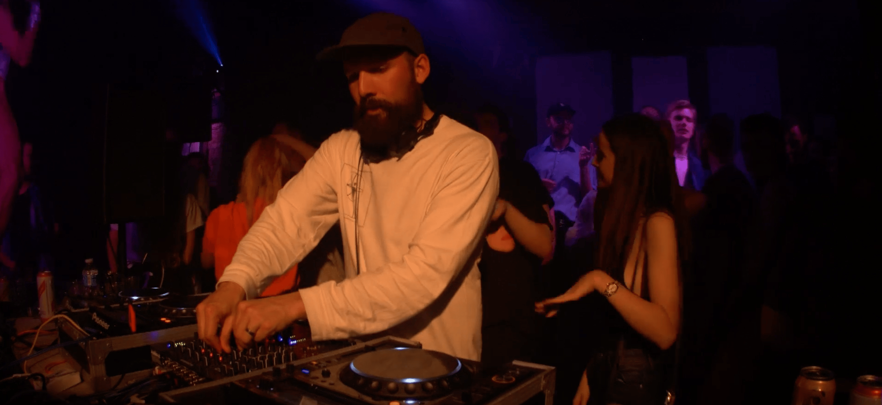 Photo of set Honey Soundsystem.