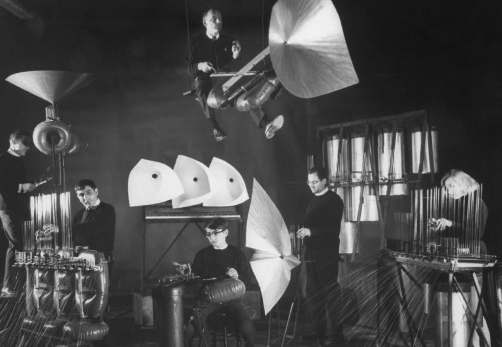 Photo of set Les Structures Sonores Lasry-Baschet.