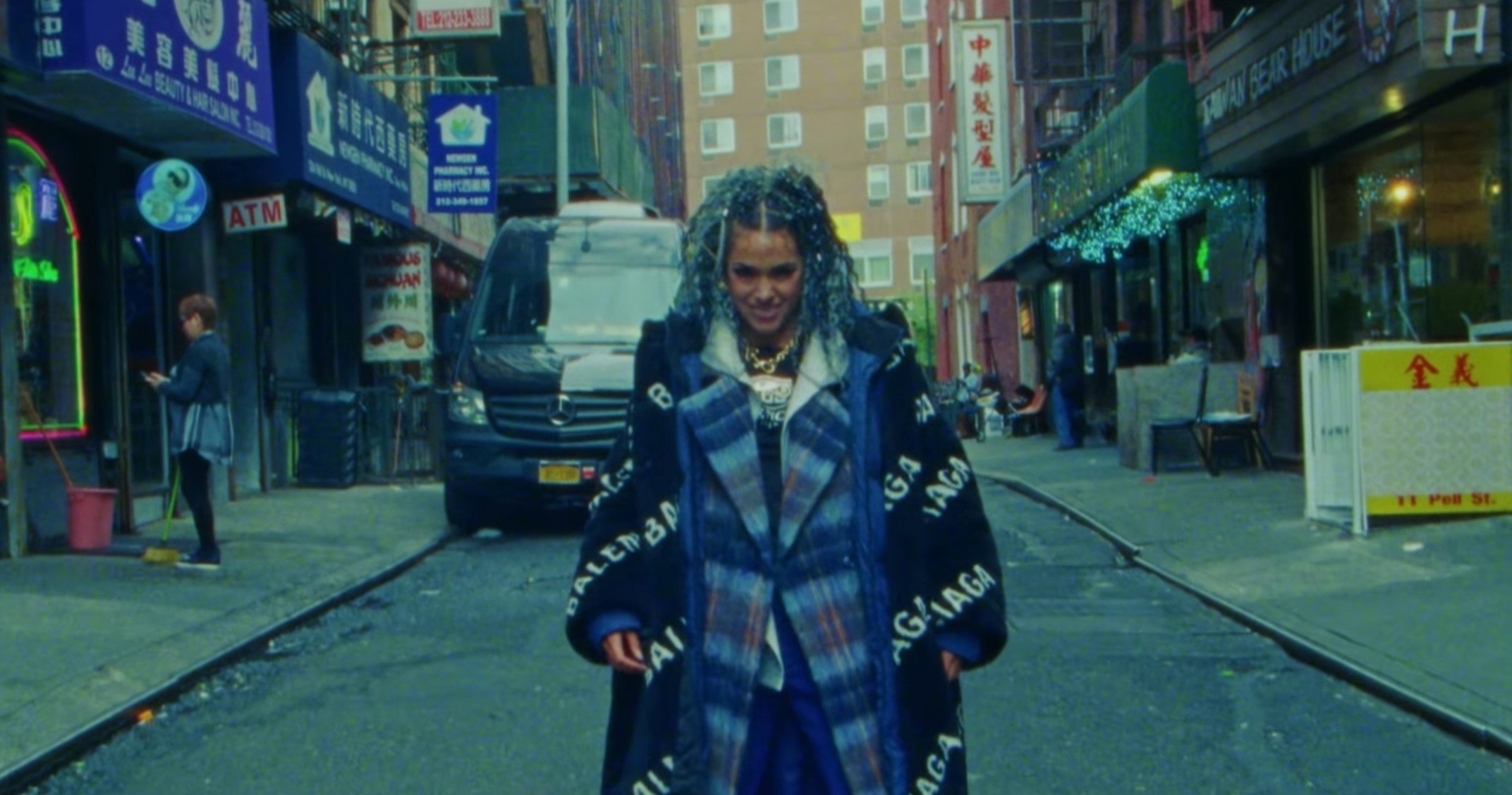 Photo of set Princess Nokia: 'Balenciaga'.