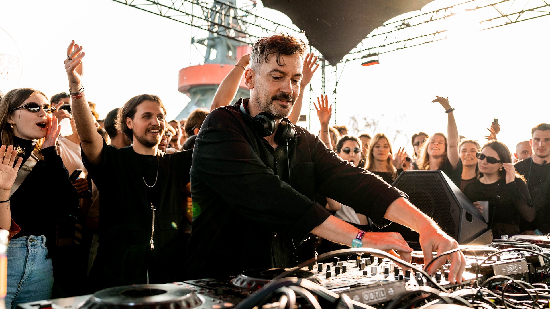 Photo of set Bonobo.