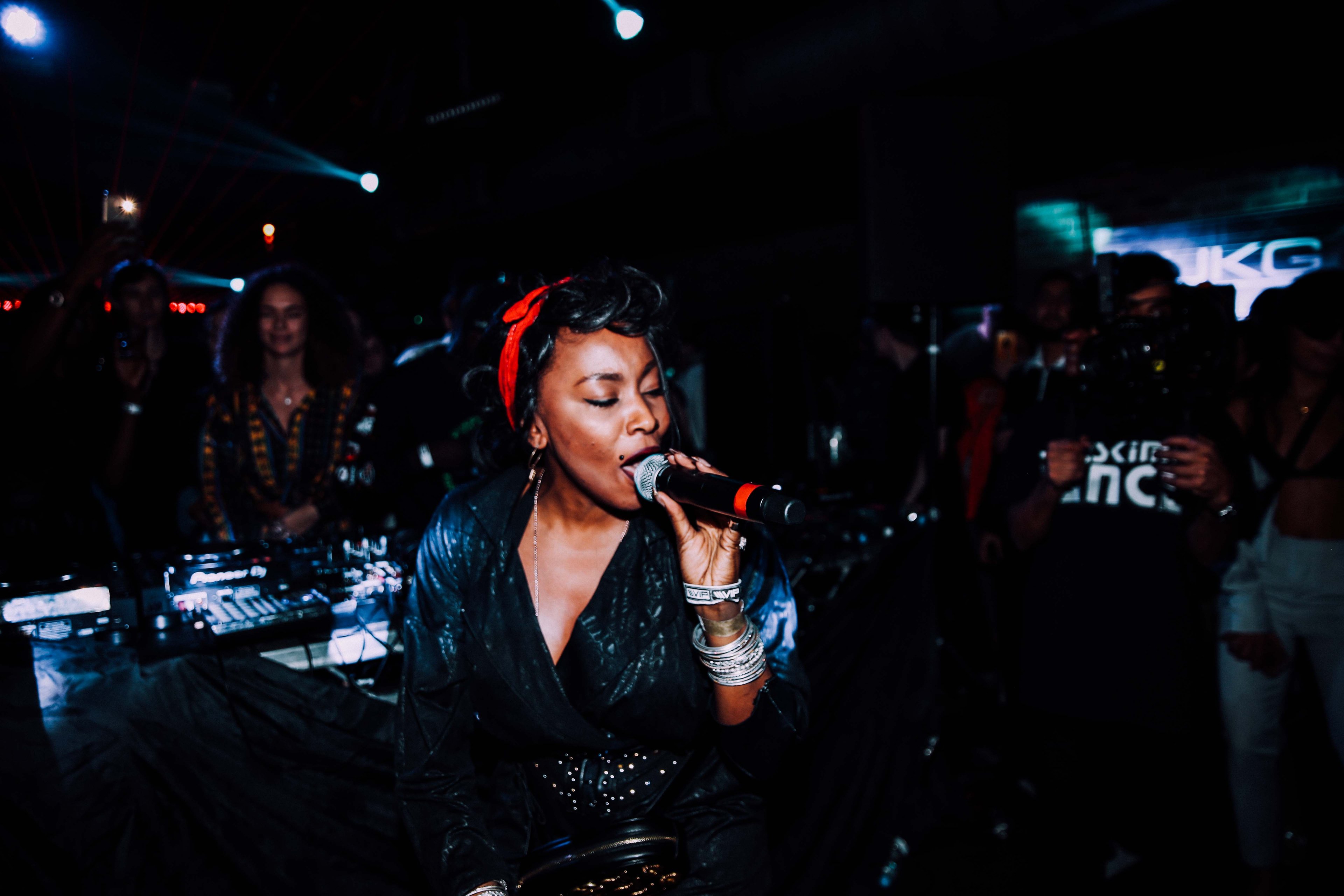 Photo of set Kele Le Roc.