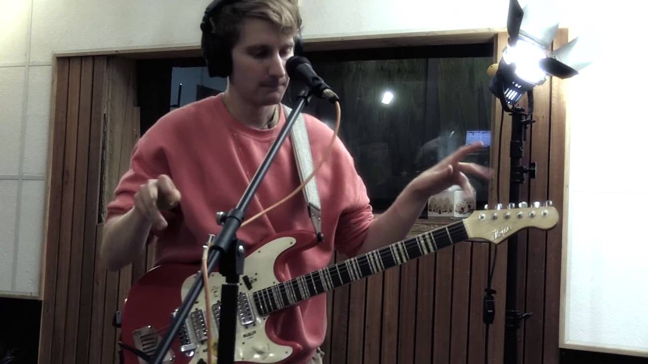 Photo of set Glass Animals: 'Life Itself' (Live at Music Feeds Studio).