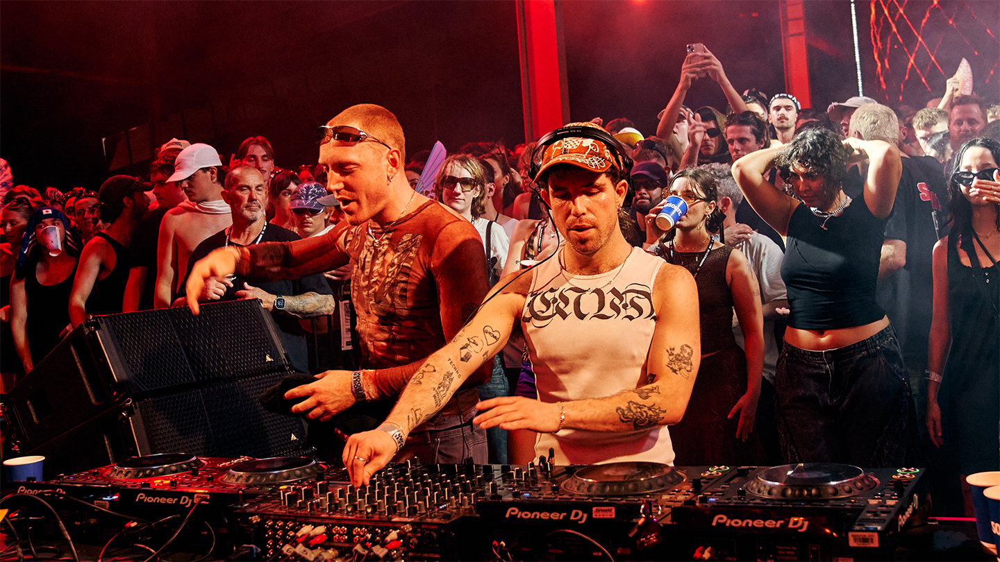 Photo of set X CLUB..