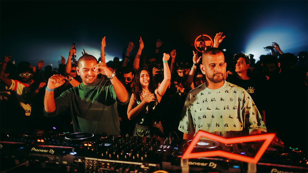 Photo of set Audio Units.