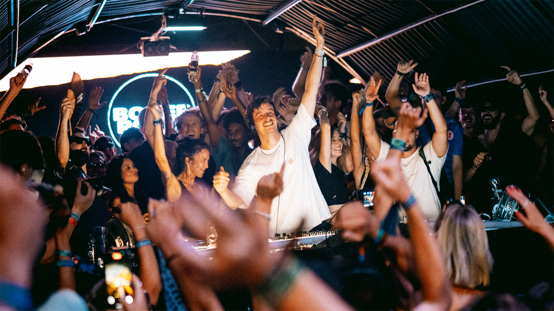 Photo of set Benwal.