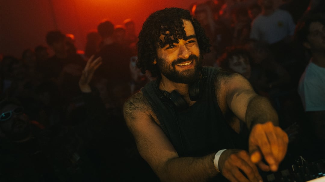 Photo of set Fafi Abdel Nour.