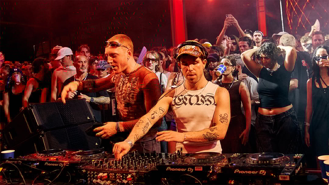 Photo of set X CLUB..