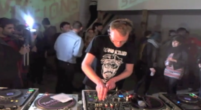 Photo of set Buddy Peace.