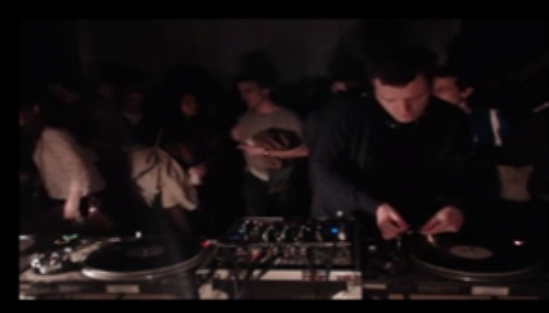 Photo of set Walls 45 Min Mix.