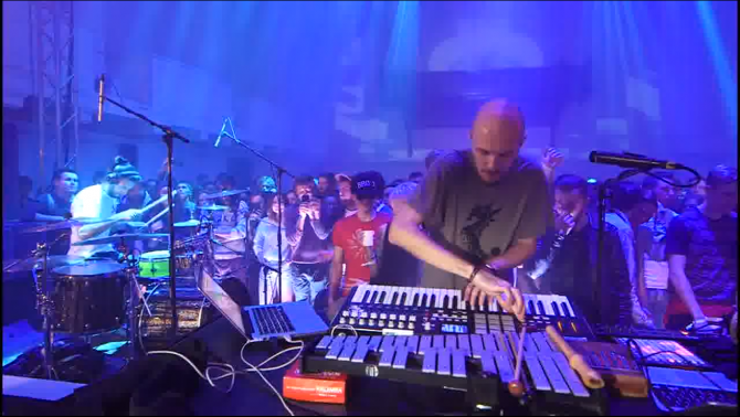 Photo of set Long Arm.