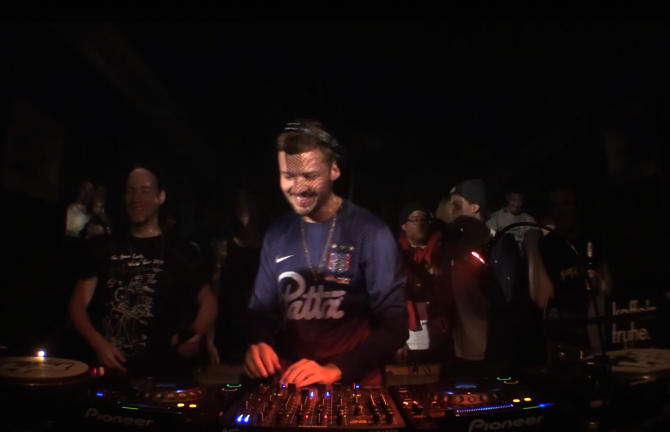 Photo of set Job Jobse.