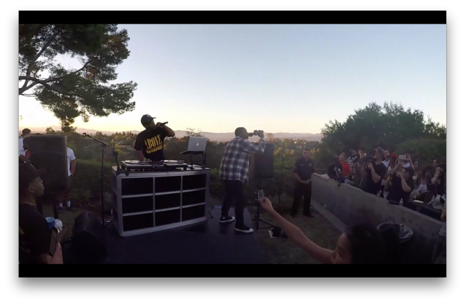 Photo of set Vince Staples.