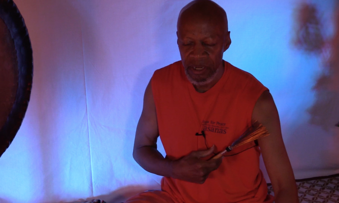 Photo of set Laraaji.
