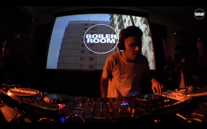 Photo of set Jarreau Vandal.