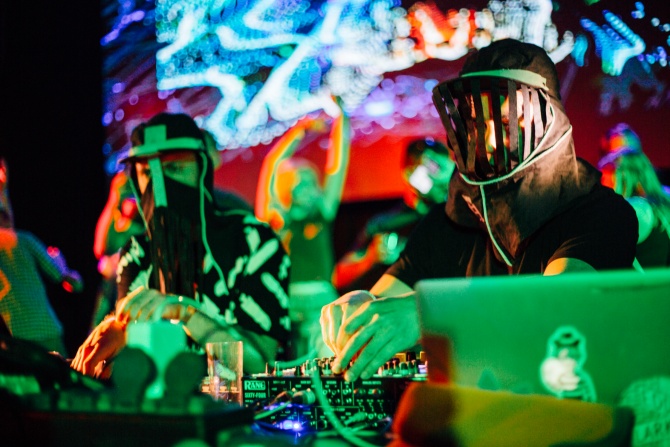 Photo of set Dengue Dengue Dengue.