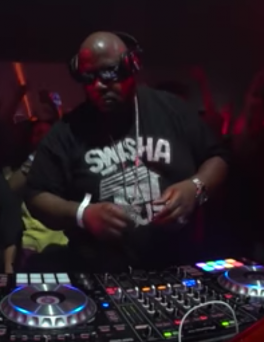 Photo of set DJ Michael Watts.