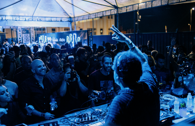 Photo of set Seth Troxler.