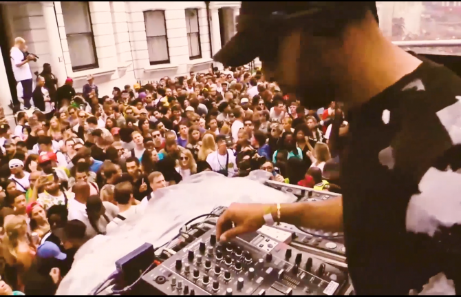 Photo of set DJ Target.