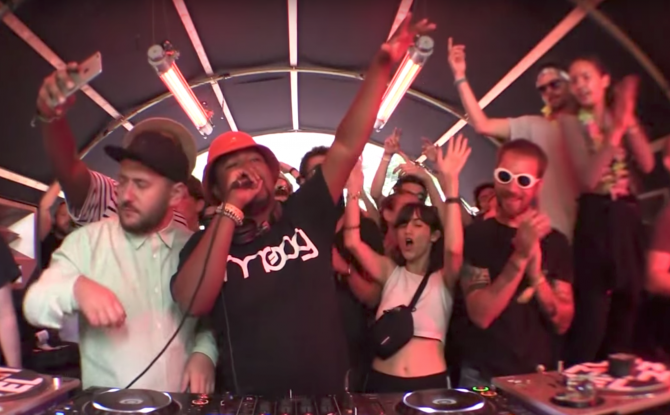 Photo of set Byron the Aquarius.