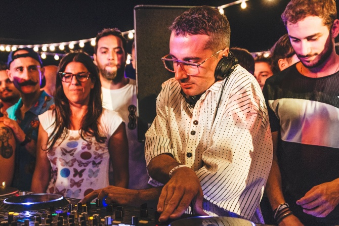 Photo of set Jolly Mare.