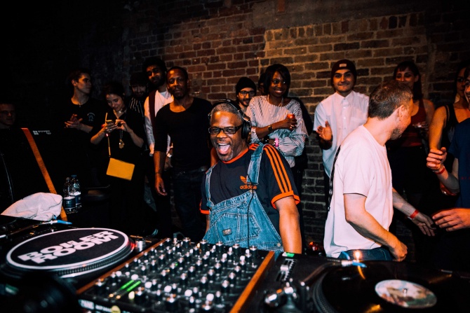 Photo of set Jamie 3:26.