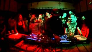 Photo of set T. Williams.