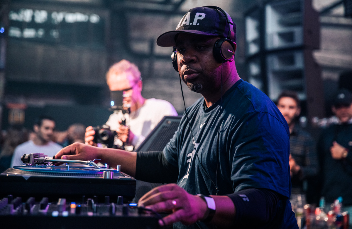 Photo of set Detroit in Effect.