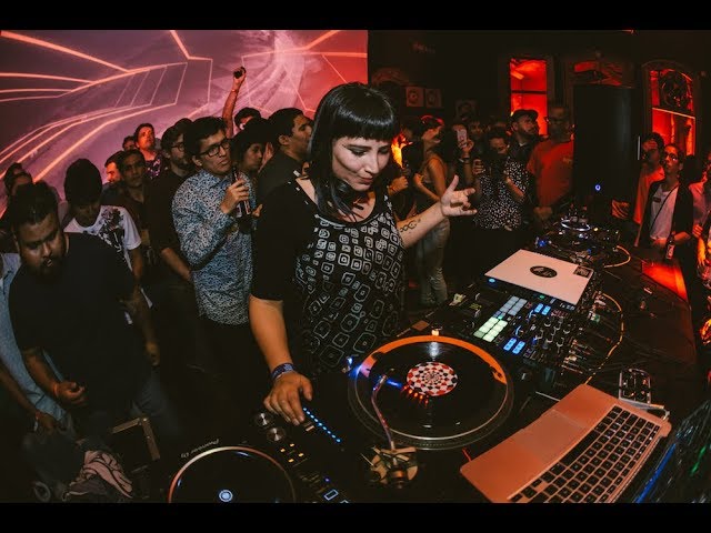 Photo of set Orieta Chrem.