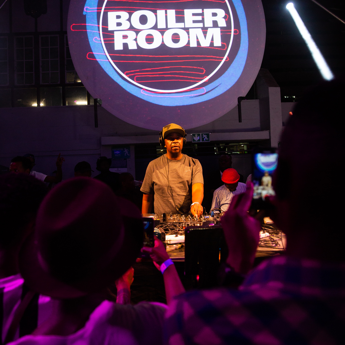 Photo of set Oskido.