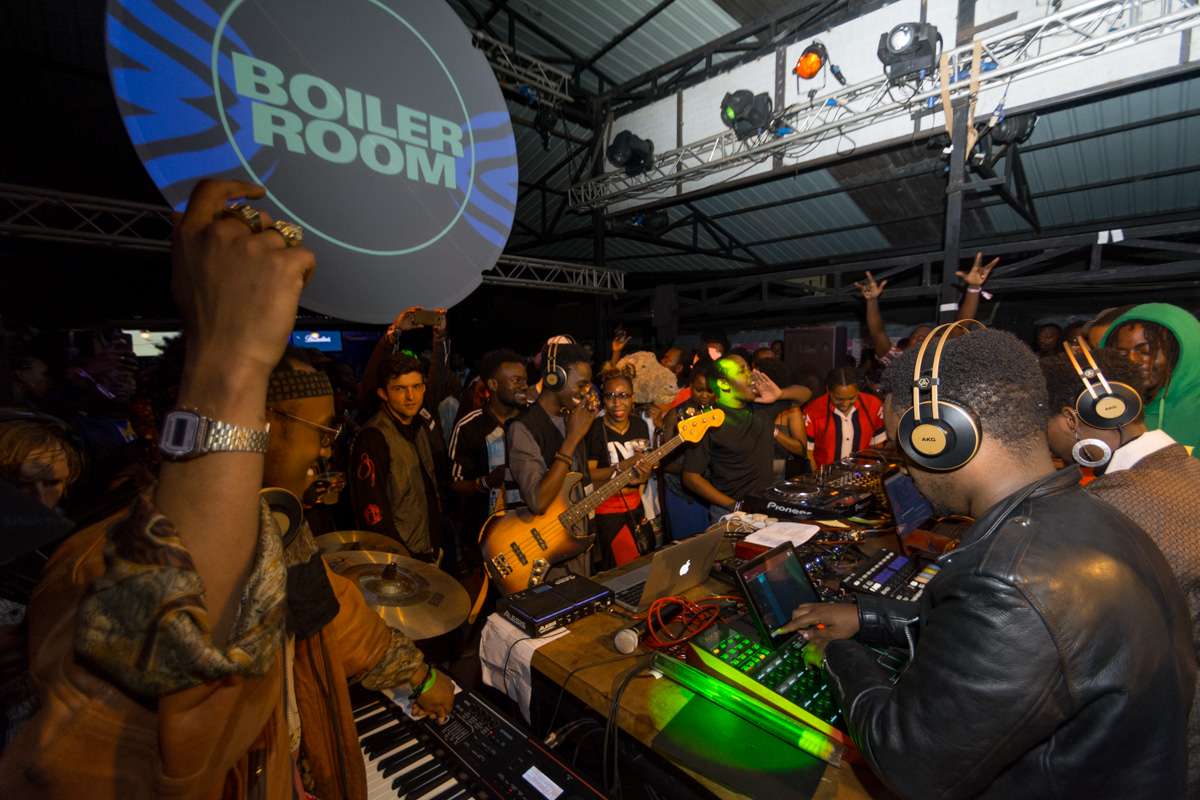 Photo of set EA Wave.