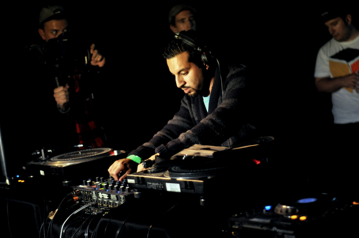 Photo of set V.I.V.E.K.