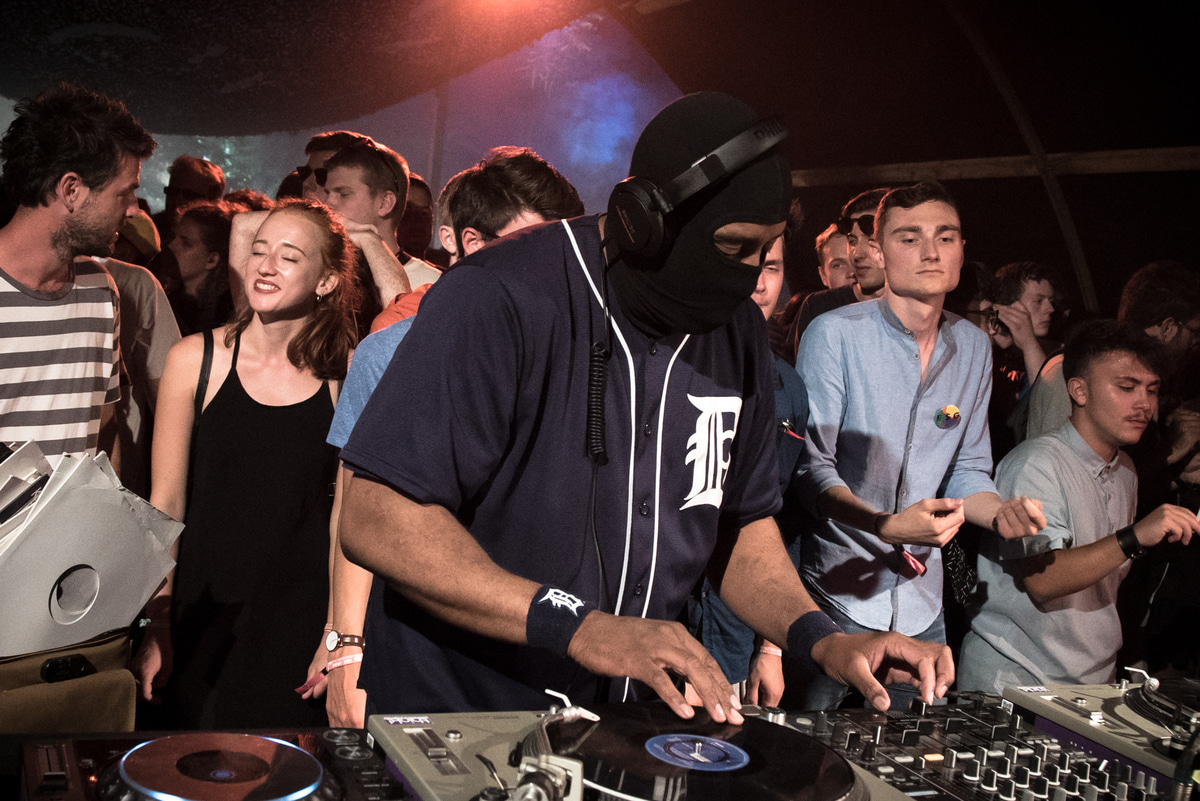 Photo of set DJ Stingray.