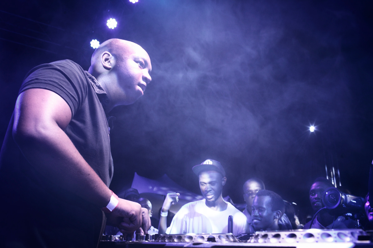 Photo of set DJ Shimza.