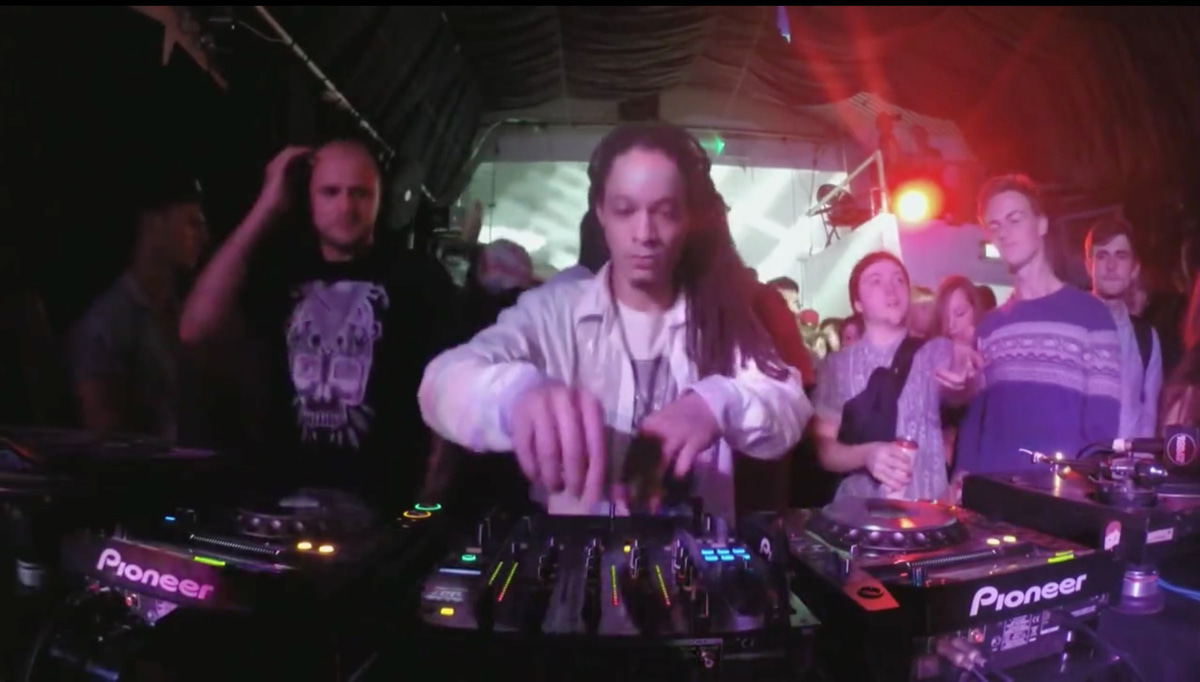 Photo of set Macabre Unit.