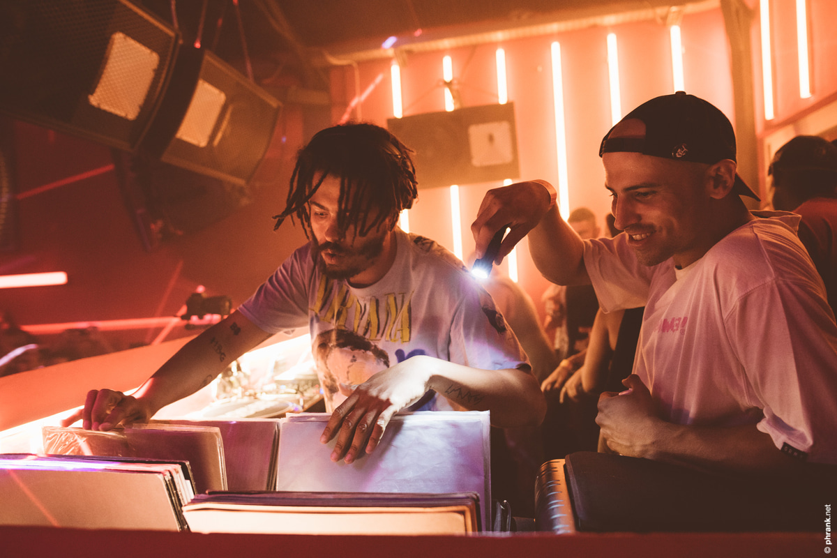 Photo of set Seth Troxler.