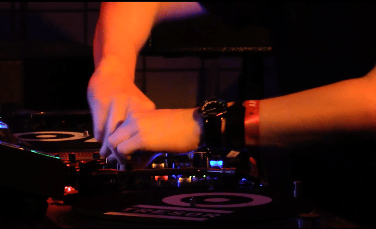 Photo of set Addison Groove.