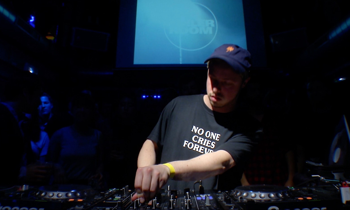 Photo of set Nathan Melja.