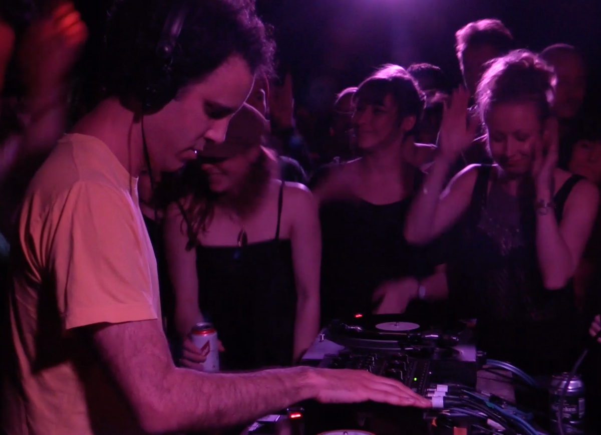 Photo of set Four Tet.