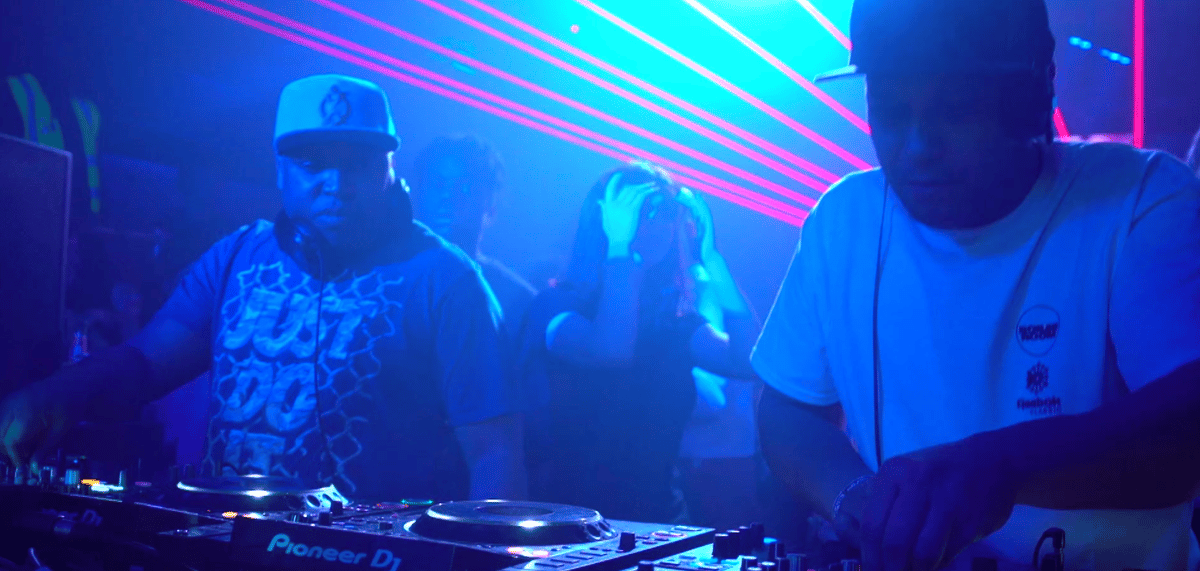 Photo of set Sticky & Scott Garcia.