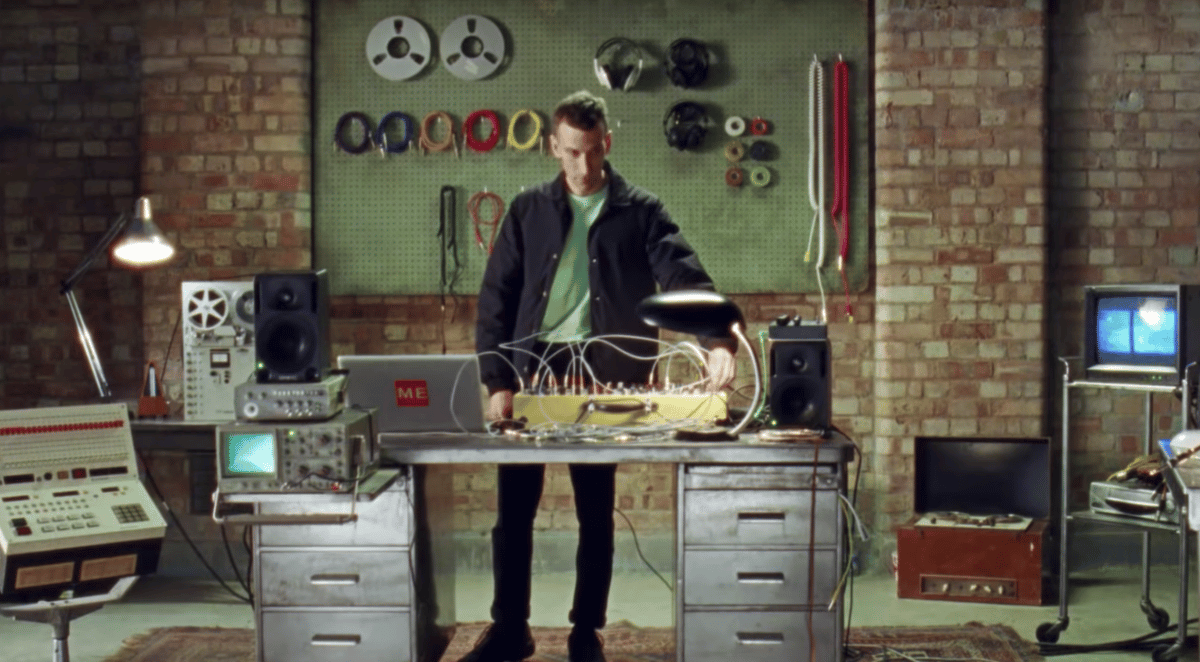 Photo of set Distortion with Not Waving | The Science of Sound.